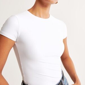 Abercrombie & Fitch White Short Sleeve Tee